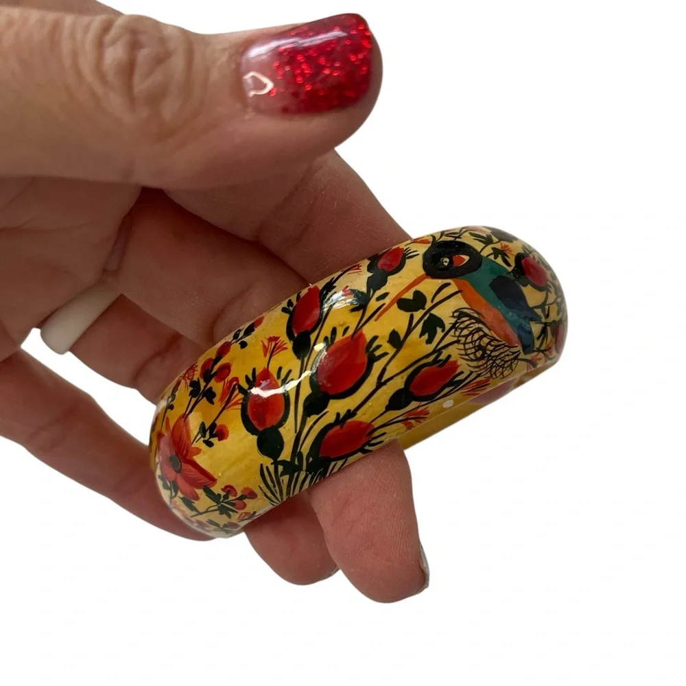 Vintage hand painted wooden floral hummingbird bangle bracelet - Picture 4 of 8